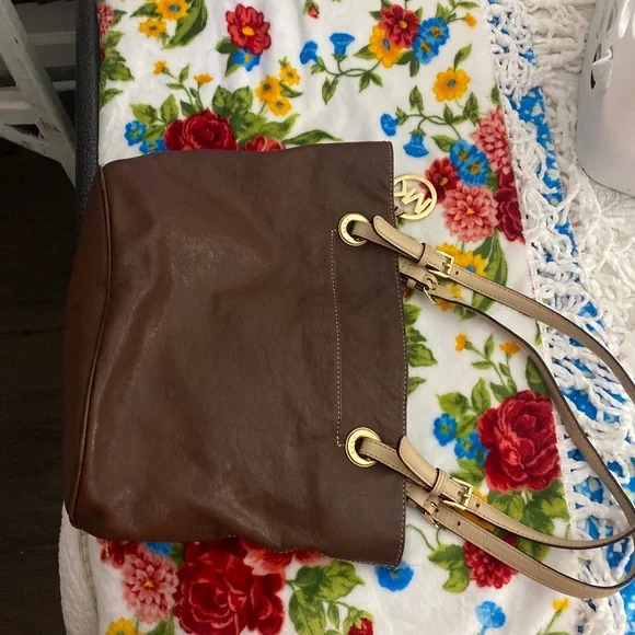 Michael Kors Brown Leather Jet Set Tote - Picture 2 of 6